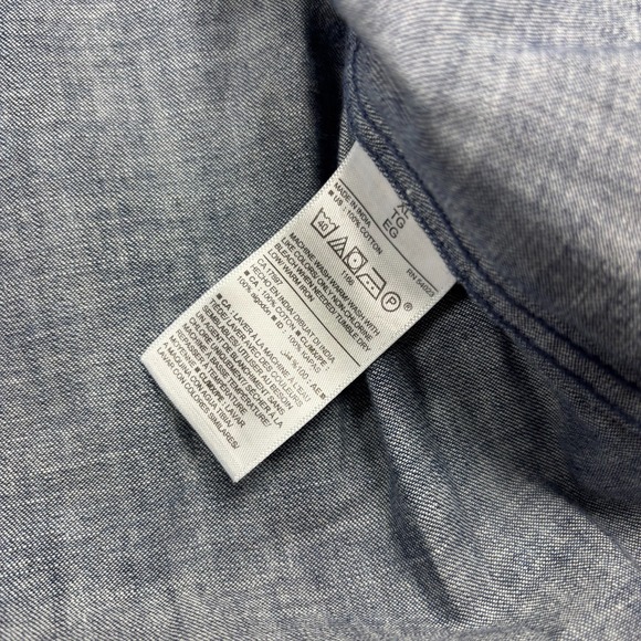 NWT Old Navy Men's XL Dot Printed Short Sleeve Chambray Shirt Classic Preppy - Picture 4 of 5